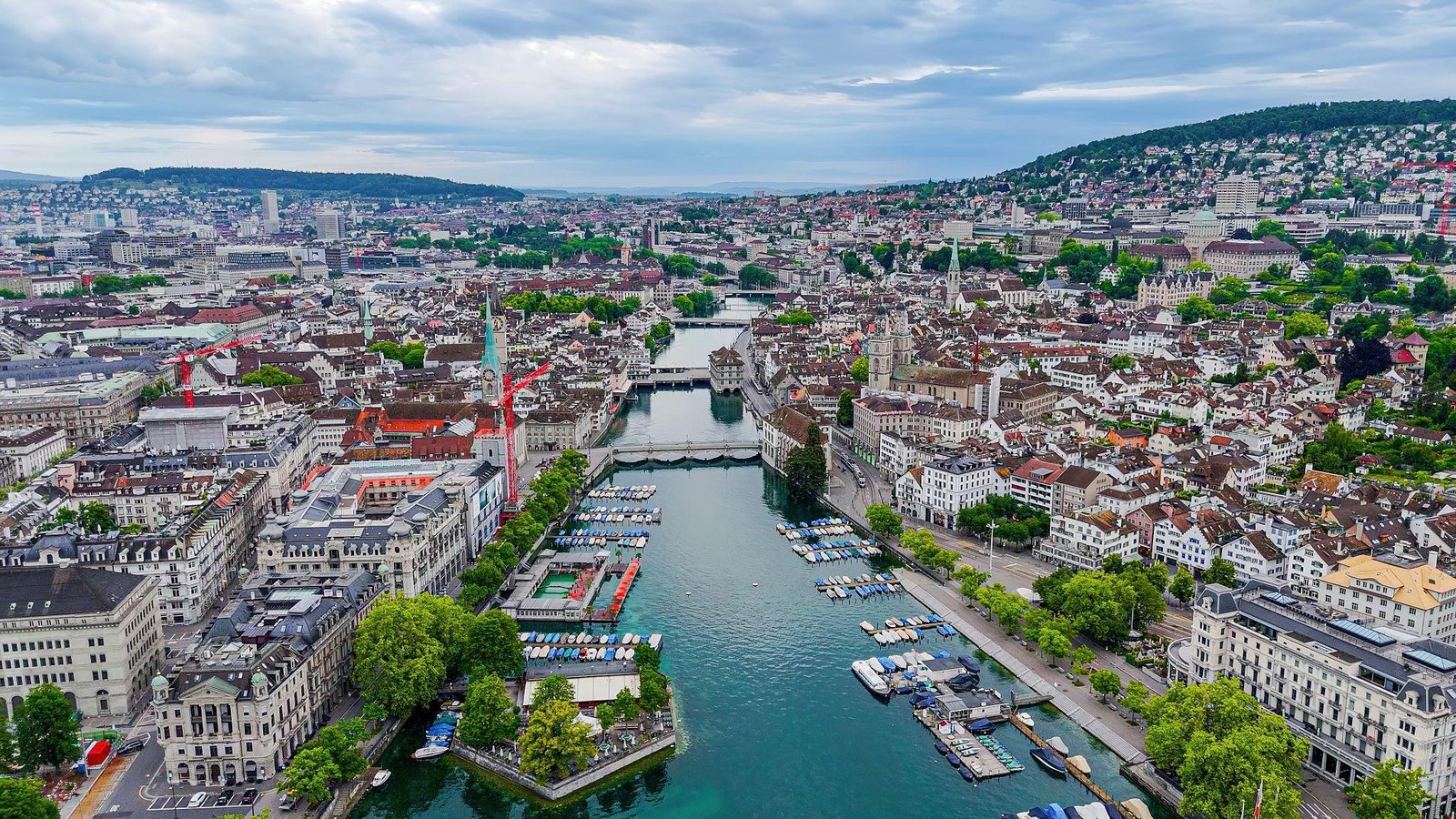 Swiss Paris at a Glance
